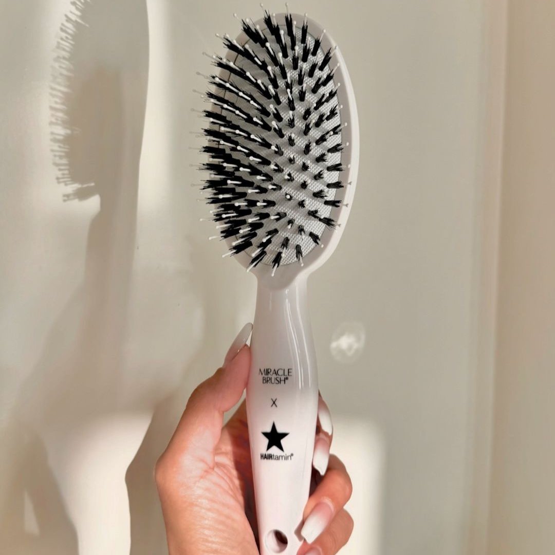 Miracle Brush® x HAIRtamin® - Cepillo Desenredador Especial para Crecimiento Capilar - Hair Vitamins Mx