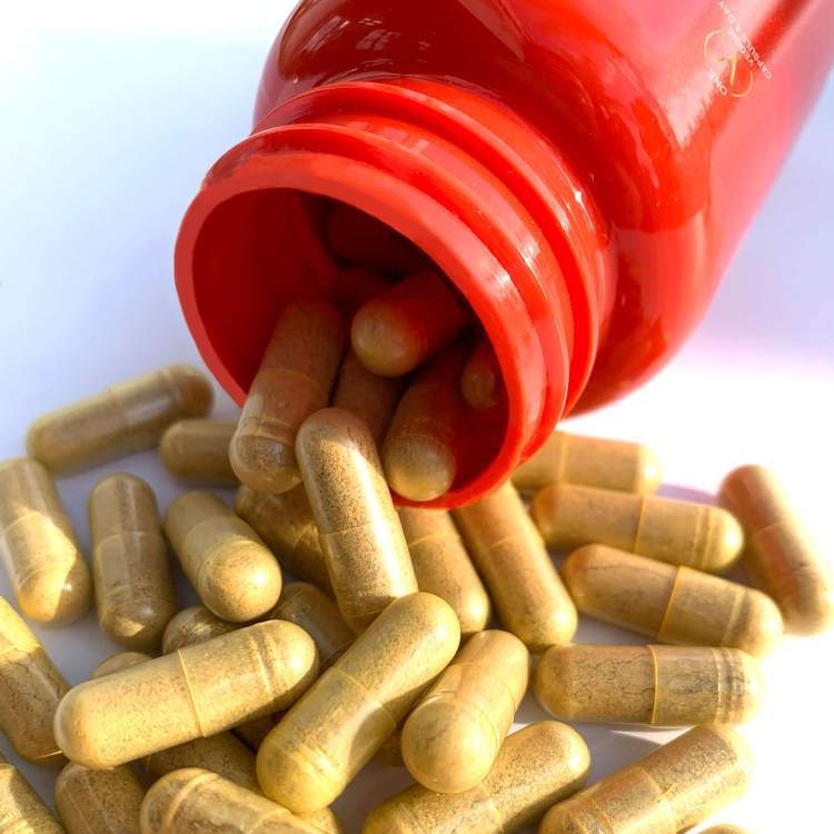 Suplemento capilar con biotina y cúrcuma para mujeres